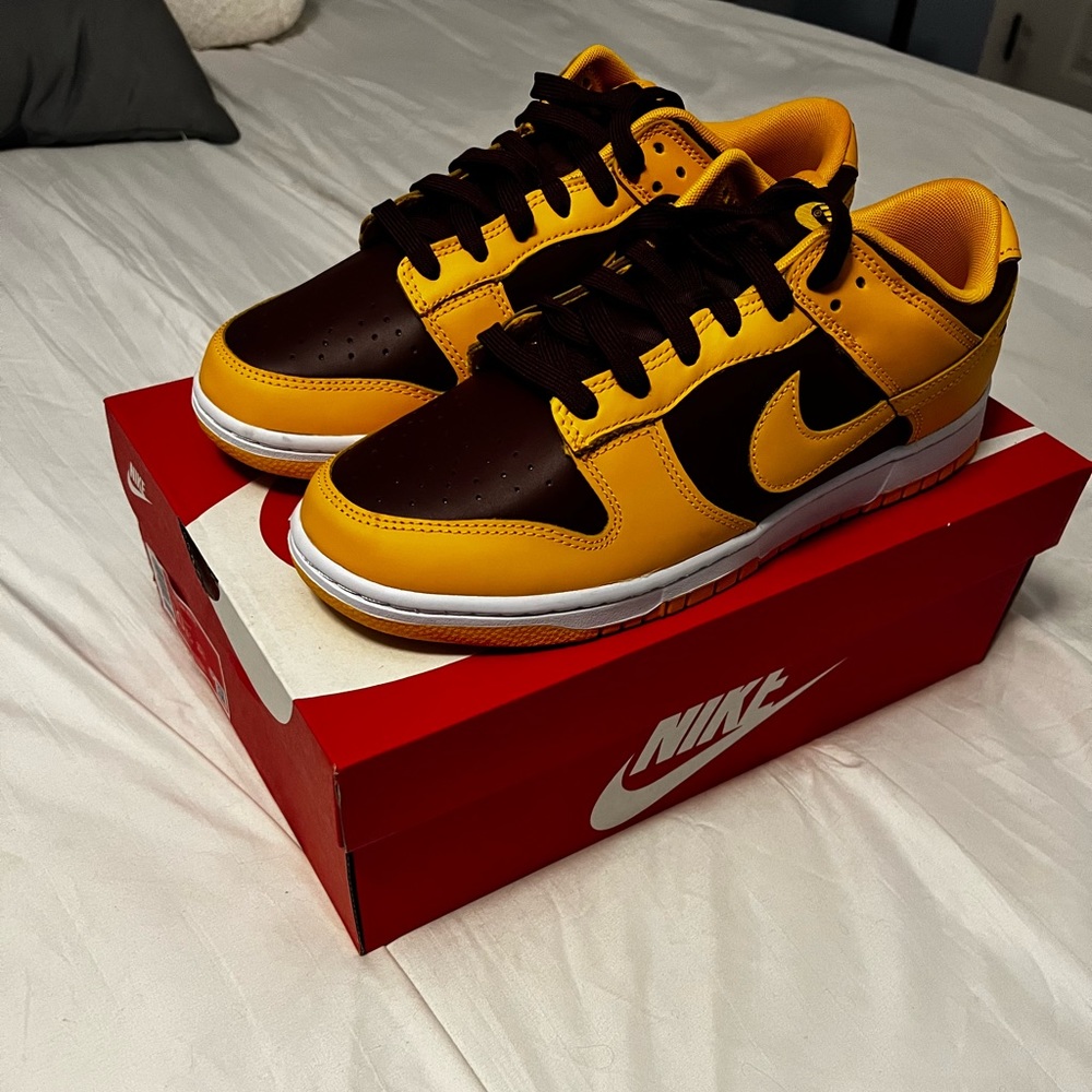 Nike Dunk Low Retro University Gold, size 10 Men's